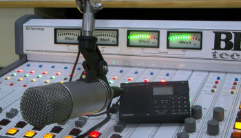 Rádio Capital FM está no ar